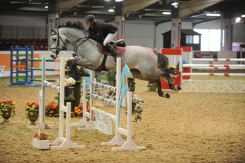 Emma-Jo Slater takes the top spot in the SEIB Winter Novice Championship Qualifier at Arena UK